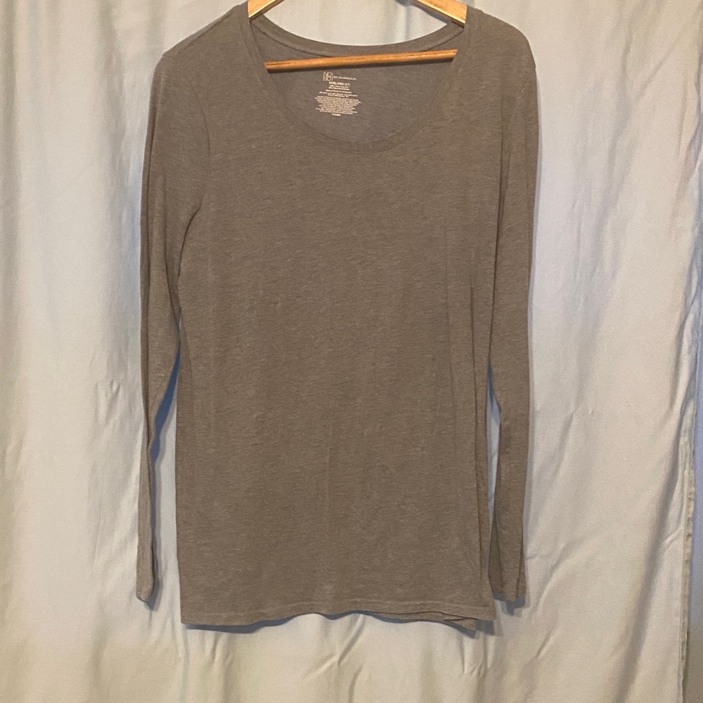 Classic Long-Sleeve Crewneck Top in Grey